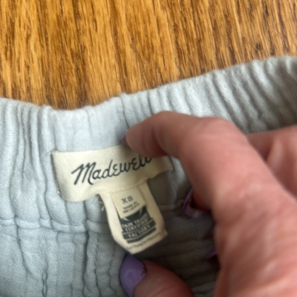 Madewell Easy Pull-On Shorts in Lightspun - Picture 3 of 6